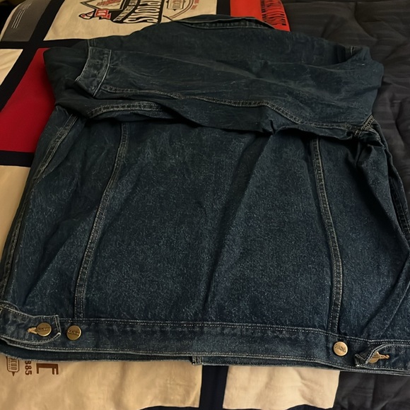 NWOT! LL Bean Men’s Denim Jacket. Large Tall. - Picture 12 of 14